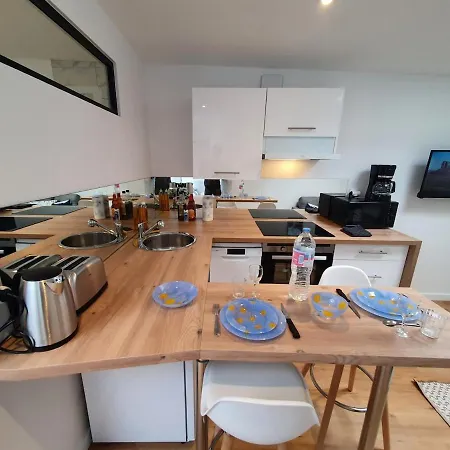 Molene I Neuf I Parking Gratuit I Proche I Wifi Debit Apartment Saint-Brieuc